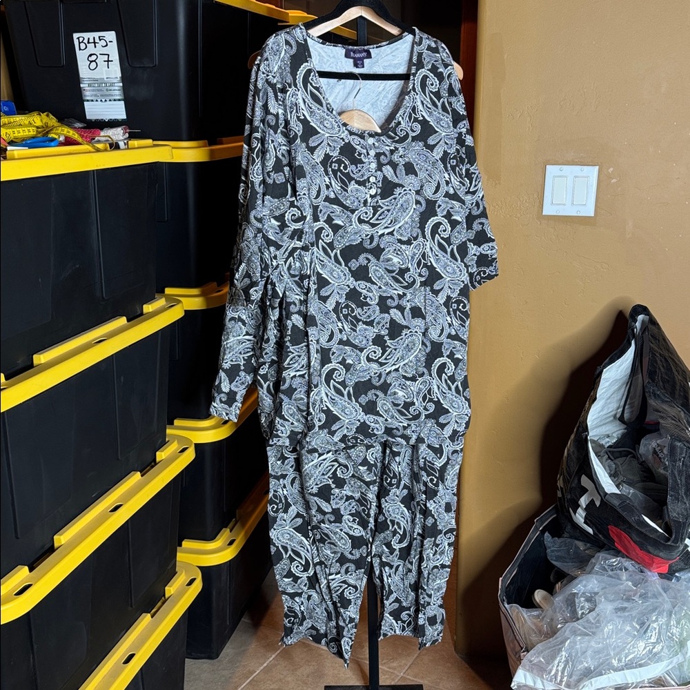 Roaman's Black Paisley 3/4 Sleeve Henley & Pant Set Size 3X (Fits 30W/32W) - Picture 2 of 9
